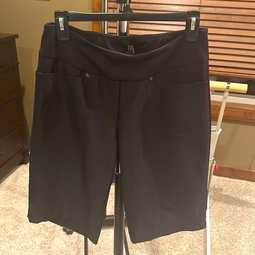 Women’s Tail golf shorts size 6